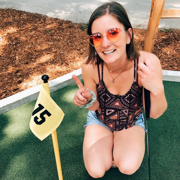 Meet your Posher, Taylor - Picture 1 of 1